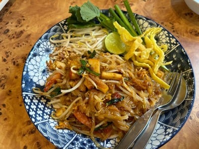 ผัดไทยกุ้งสด