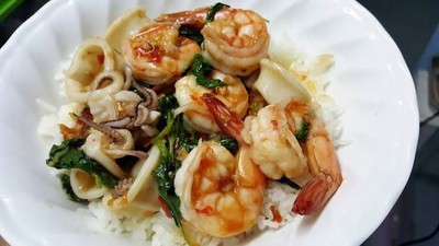 อาหาร หรือ เครื่องดื่ม