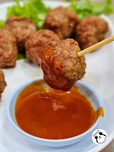 หมูก้อนทอด