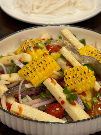 ยำกุ้งสด