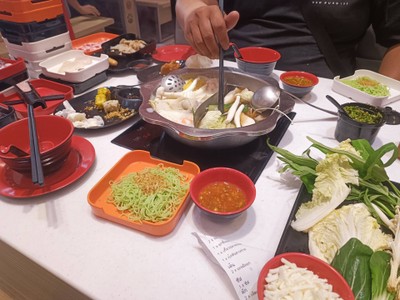 อาหาร หรือ เครื่องดื่ม