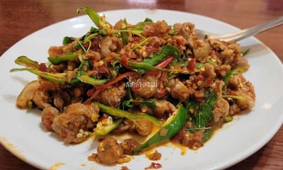 ผัดเผ็ดหมูป่า