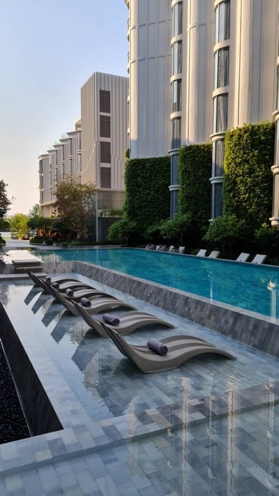 สระว่ายน้ำ/ชายหาด