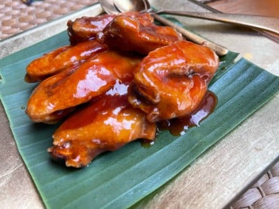 ปีกไก่น้ำแดง