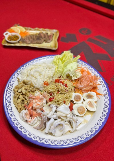 🥗 ตำถาดรวมทะเล. (ราคา 490+ บาท.)