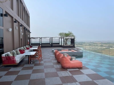 สระว่ายน้ำ/ชายหาด