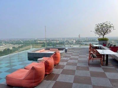 สระว่ายน้ำ/ชายหาด