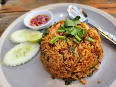 ข้าวผัดต้มยำ