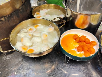 บัวลอยไข่เค็ม