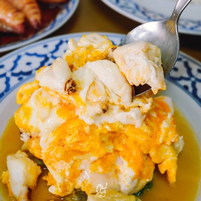 ครัวคุณย่า ต้นตำรับผัดไทยหมูทอด บรรทัดทอง