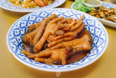 ครัวคุณย่า ต้นตำรับผัดไทยหมูทอด บรรทัดทอง