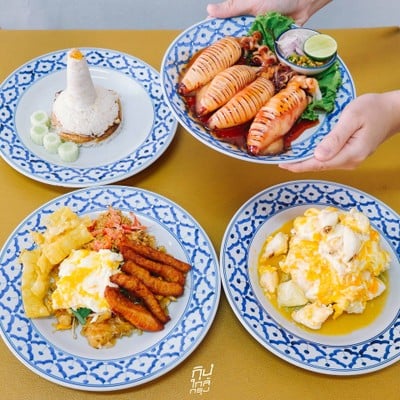 ครัวคุณย่า ต้นตำรับผัดไทยหมูทอด บรรทัดทอง