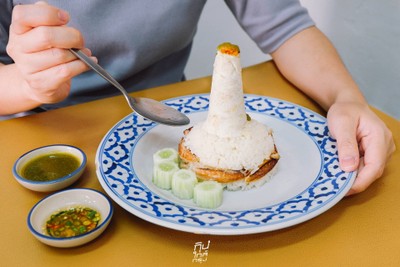 ครัวคุณย่า ต้นตำรับผัดไทยหมูทอด บรรทัดทอง