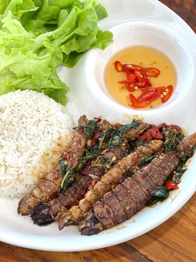 อาหาร หรือ เครื่องดื่ม