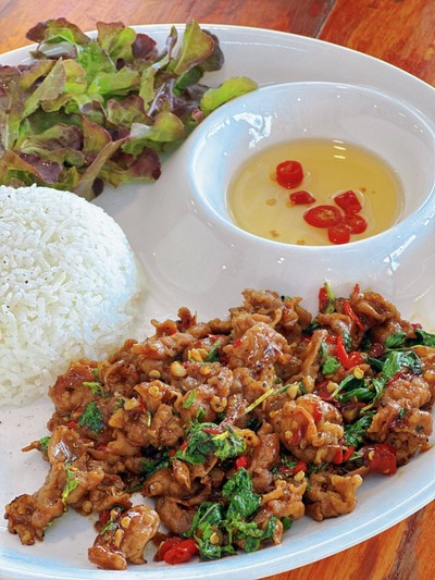 อาหาร หรือ เครื่องดื่ม