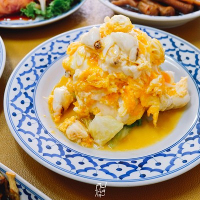 ครัวคุณย่า ต้นตำรับผัดไทยหมูทอด บรรทัดทอง