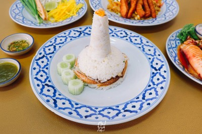 ครัวคุณย่า ต้นตำรับผัดไทยหมูทอด บรรทัดทอง