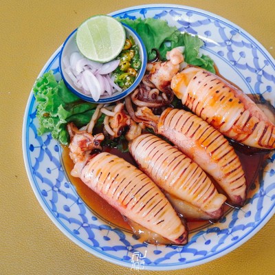 ครัวคุณย่า ต้นตำรับผัดไทยหมูทอด บรรทัดทอง