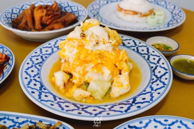 ครัวคุณย่า ต้นตำรับผัดไทยหมูทอด บรรทัดทอง