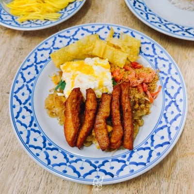 ครัวคุณย่า ต้นตำรับผัดไทยหมูทอด บรรทัดทอง