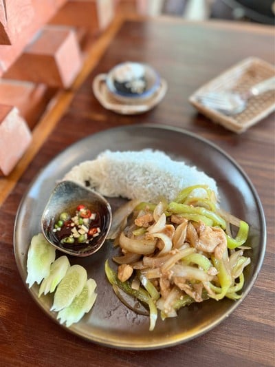 🍛 ข้าวผัดพริกหยวกหมู. (ราคา 95 บาท.)