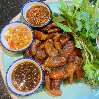 เผ็ดเผ็ด เผ็ดเผ็ด บิสโทร