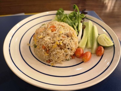 ข้าวผักปลากุเลาเค็มเนื้อกุ้ง