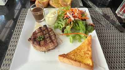 สเต๊กหมูพริกไทยดำ