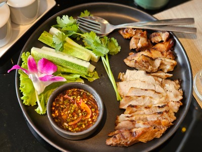 หมูย่างจิ้มแจ่ว