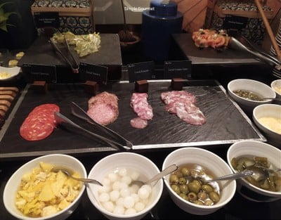 อาหาร หรือ เครื่องดื่ม