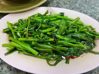 ผัดผักบุ้งไฟแดง