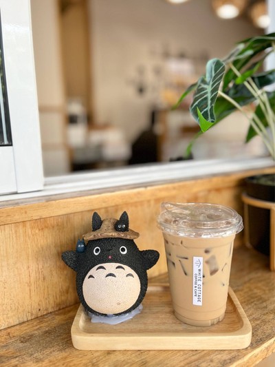 ☕️ Iced Latte. (Price 70 Baht.)