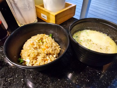 ข้าวผัดกระเทียม & น้ำซุป