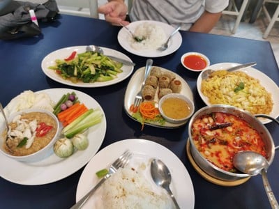 ปูหลน,ไข่เจียวปู,ฮ่อยจ๊อ,ผัดคะน้าปลาเค็ม,ต้มยำน้ำข้น