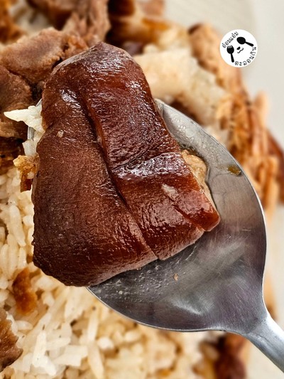 ข้าวหมูสามเกลอ