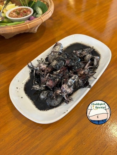 หมึกผัดน้ำดำ