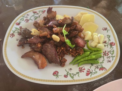 อาหาร หรือ เครื่องดื่ม