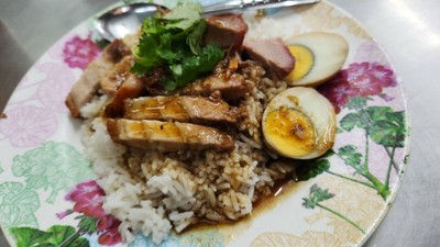ข้าวหมูแดงหมูกรอบ