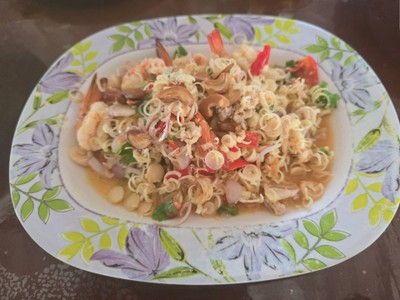 ยำตะไคร้กุ้งสด