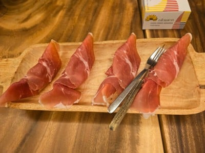 อาหาร หรือ เครื่องดื่ม