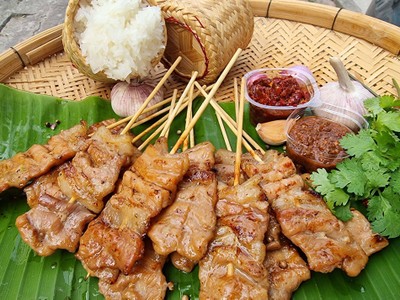 อาหาร หรือ เครื่องดื่ม