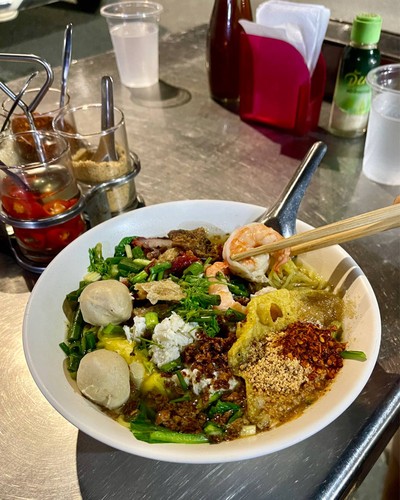 บะหมี่เกี๊ยวจัดเต็ม