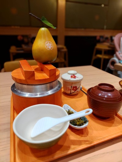 อาหาร หรือ เครื่องดื่ม