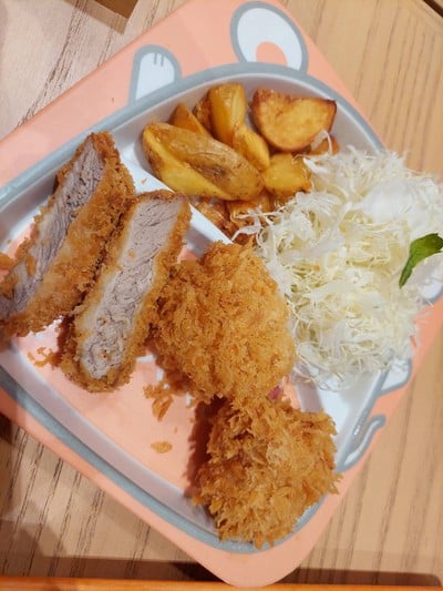 อาหาร หรือ เครื่องดื่ม