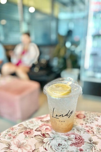 🍑 Iced Plum Lime Soda. (Price 60 Baht.)