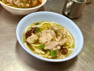 เมนูของร้าน ขนมจีนไหหลำ เจ๊วา-เจ๊หย่ง สะพานขาว ซ. ลูกหลวง 8