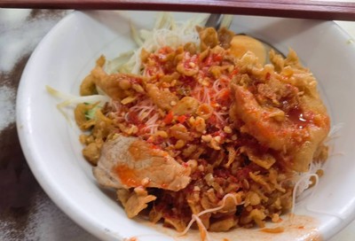 ผักบุ้งไต่ราว