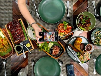 Three Monkeys Restaurant วิชิต
