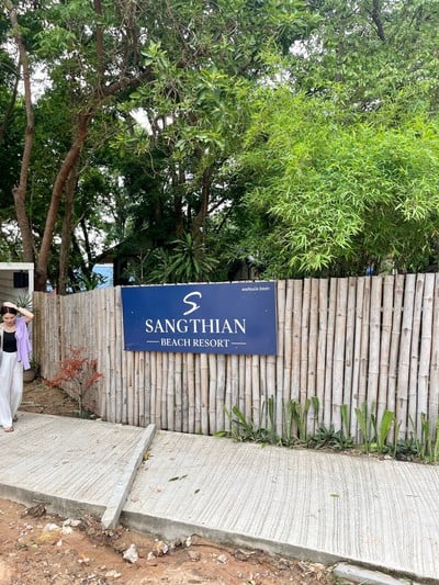 🏄🏼♀️ แสงเทียนบีช รีสอร์ท @เกาะเสม็ด ระยอง