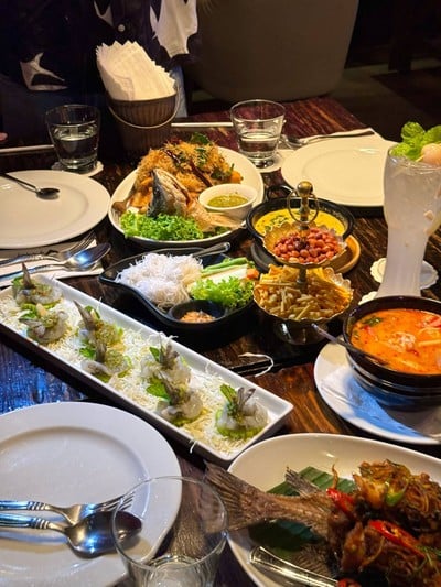 DIBUKA Cafe & Restaurant